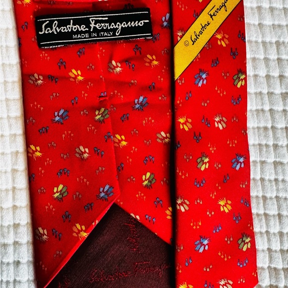 Salvatore Ferragamo Silk Tie - Picture 4 of 4
